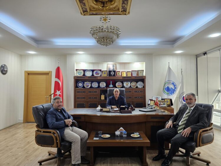 Adalet ve Kalkınma Partisi Tutak ilçesi Kurucu Başkanı Reşit ÇELİK ve Önceki dönem Ağrı Gençlik ve Spor İl Müdürü Cihan DEMİR’den Başkan Alpaslan’a Ziyaret