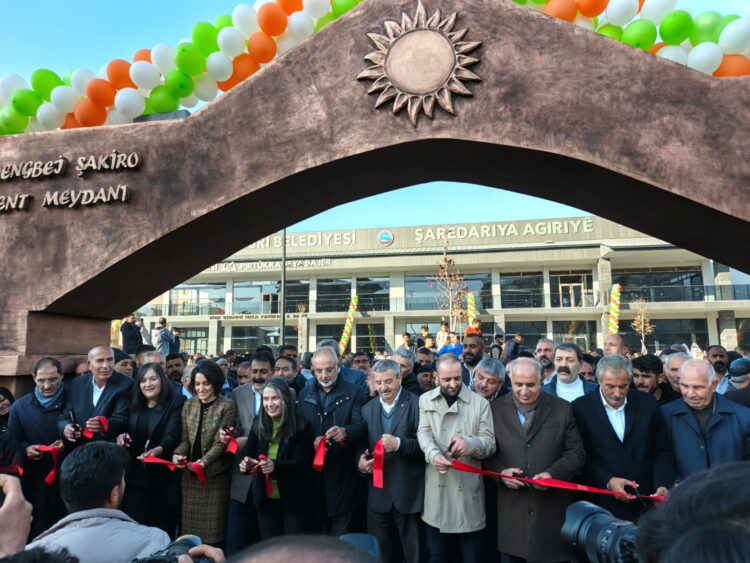 Dengbej Şakıro Kent Meydanı ve Kent Otoparkı Açılışı