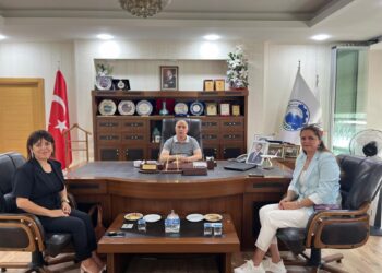 Kuşadası Ticaret Odası Yönetim Kurulu Üyesi ve Kadın Girişimciler Kurulu Başkanı Hibeti ZEYTİN ve Ağrı Ticaret ve Sanayi Odası Kadın Girişimciler Kurulu Başkanı Edibe DEMİRCAN’dan ATSO’ya Ziyaret